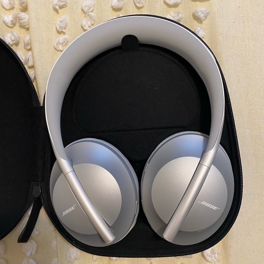 Bose Noise Cancelling Headphones 700